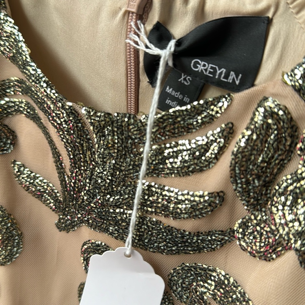 Greyson shell with beautiful details.